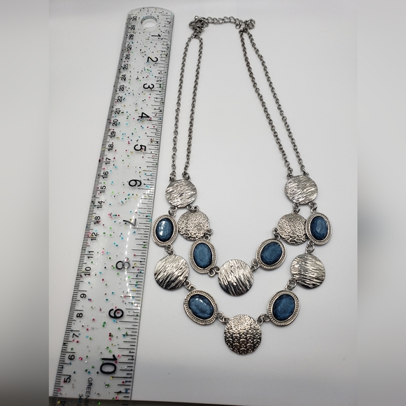 🥳Host Pick🥳 Silvetone Fashion Dbl Strand 20" Adj. w/ Dark Blue Cabachons - Picture 6 of 9